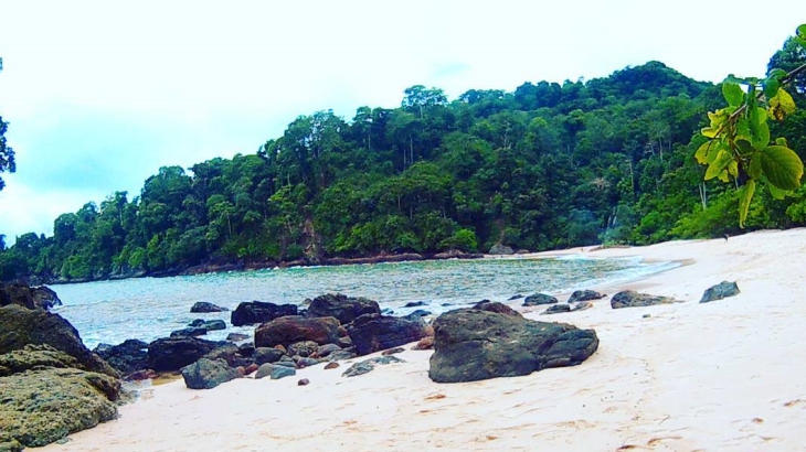 Green Bay, Pantai Elok yang Tersembunyi