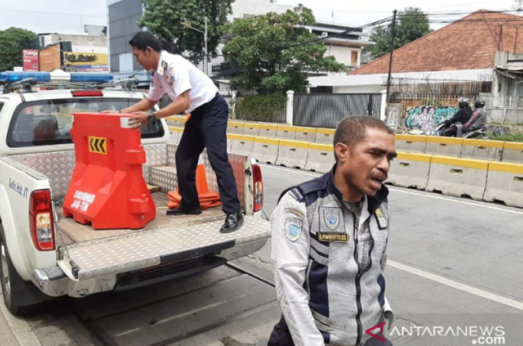 5 Ruas Jalan di Jakarta Timur Sudah Bisa Dilalui Kendaraan Pascabanjir
