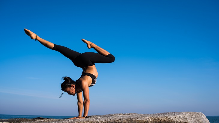 Yoga Surya Namaskar Ampuh Turunkan Berat Badan