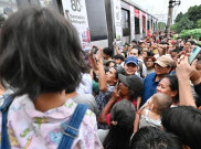 Hasil Sidak Bantaran Rel Kereta Senen, Prabowo Janji Bangun Rumah Warga