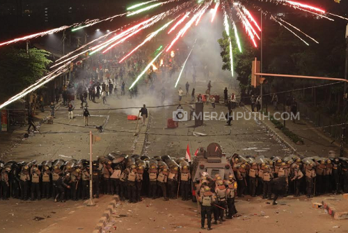 demo dpr 30 september