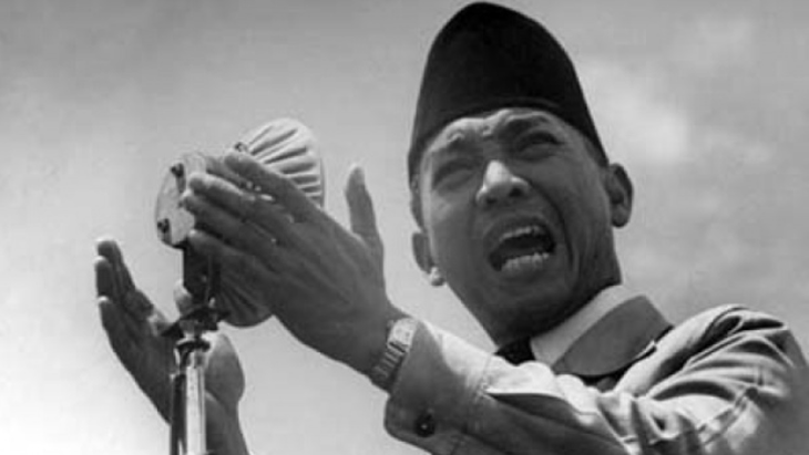 Buat Lebaran, Sukarno Sampai Lelang Peci