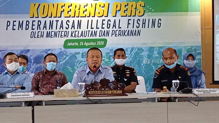 Menteri Edhy Beli Ratusan Senjata Serbu untuk Tindak Maling Ikan