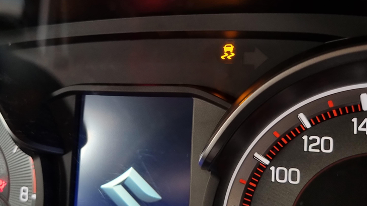 Manfaat Fitur Electronic Stability Program pada Mobil saat Musim Hujan