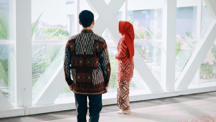 5 Tip Mengenakan Batik nan Trendi
