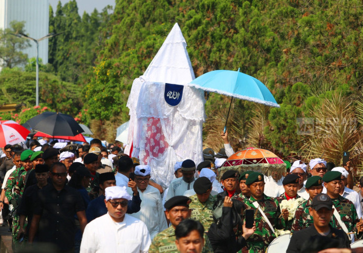 Prosesi Pemakaman Anggota DPR Rachmat Gobel di TMP Kalibata Jakarta