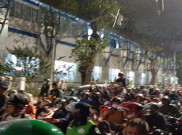  Kawasan Palmerah Rusuh, Perjalanan Kereta Dihentikan