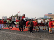 Kereta Kencana Milik Dedi Mulyadi Jadi Pembawa Bendera Pusaka Menuju Istana