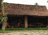 Merasakan Suasana Pedesaan Yogyakarta di Warung Kopi Klotok