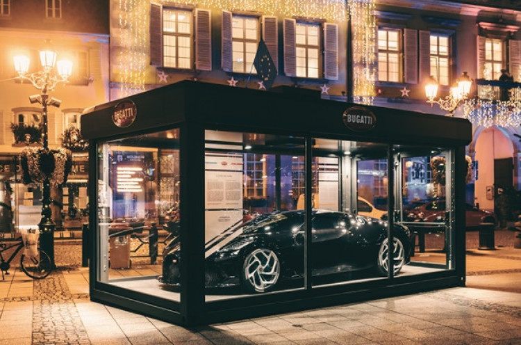 Bugatti La Voiture Noire, Dekorasi Natal Termahal