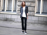 Bikin OOTD Hitam jadi Lebih Mencuri Perhatian