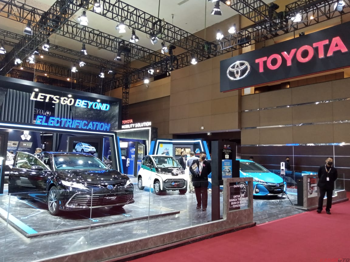 Beli Mobil Toyota di IIMS Hybrid 2022, Bisa Dapat iPhone 13 Gratis