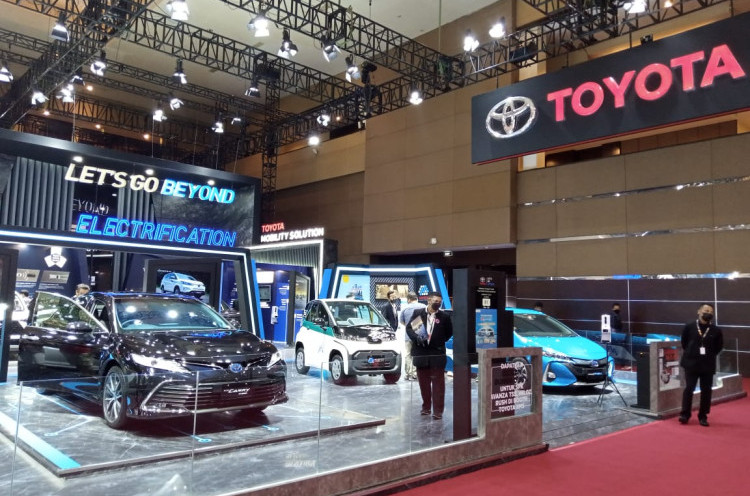 Beli Mobil Toyota di IIMS Hybrid 2022, Bisa Dapat iPhone 13 Gratis