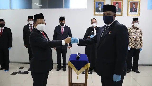 Pelantikan Komjen Paulus Waterpauw sebagai Deputi Bidang Pengelolaan Potensi Kawasan Perbatasan di Badan Nasional Pengelolaan Perbatasan Kementerian Dalam Negeri, Kamis (21/10).(Dokumen Divisi Humas Polri)