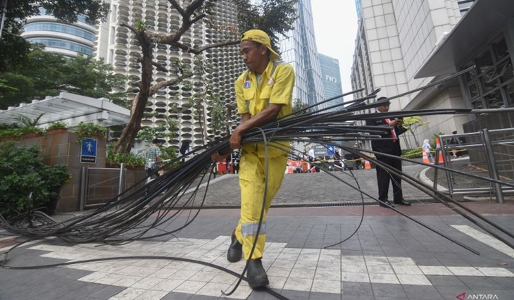 Anggota DPRD Minta Pemprov DKI Dampingi Korban Kabel Menjuntai