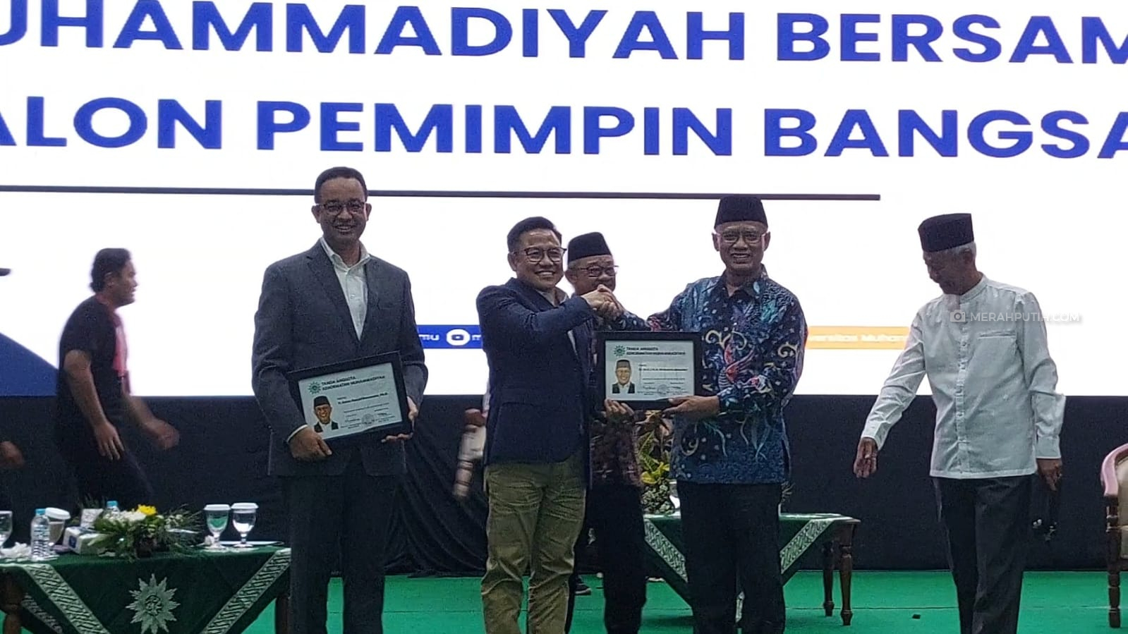 Cak Imin Terima KTA Muhammadiyah, Abdul Muti: Meski NU, Tetap Dapat Penghargaan Khusus