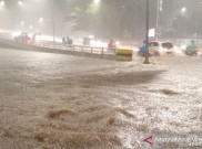 Diguyur Hujan Lebat, 8 Jalan di Jakarta Tergenang Banjir