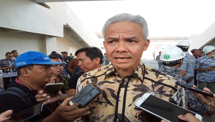 Pelajar SMK Jateng Demo di DPRD Solo, Ganjar Minta KPAI Turun Tangan