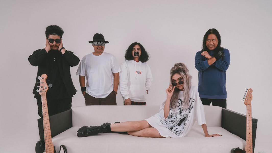 Methosa Hadapi Kegilaan Dunia dalam 'Bangun Orang Waras'