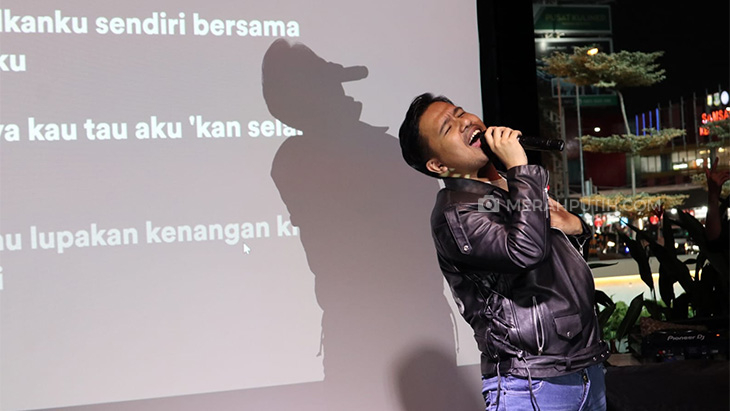 Joshua Suherman Ramaikan Halloween: The Witches Party Babah Ramu Dine and Bar