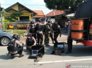 Benda Mirip Bom Gegerkan Warga Cikampek