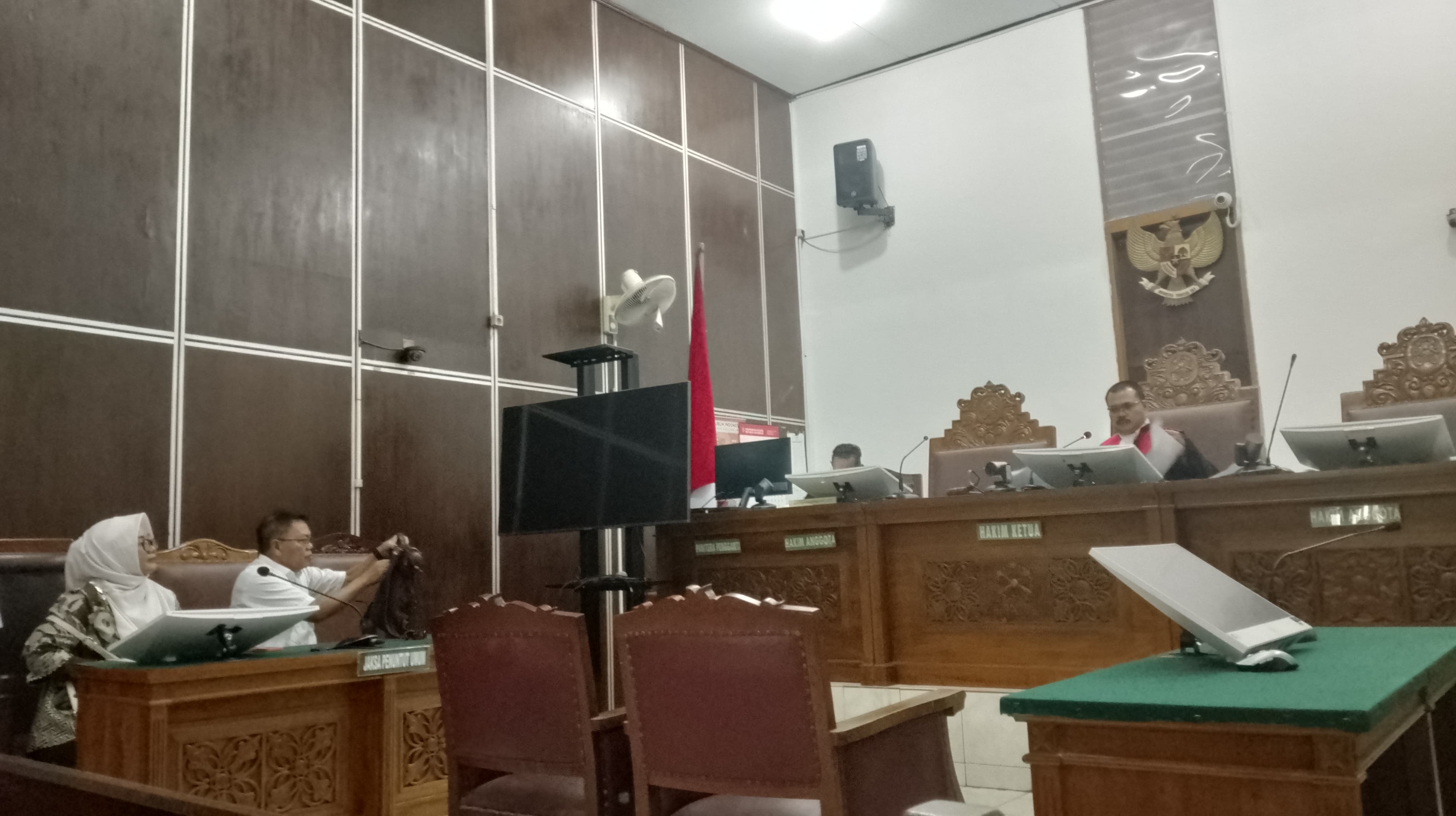 PN Jaksel Tunda Sidang Praperadilan Suami Walkot Semarang Mbak Ita