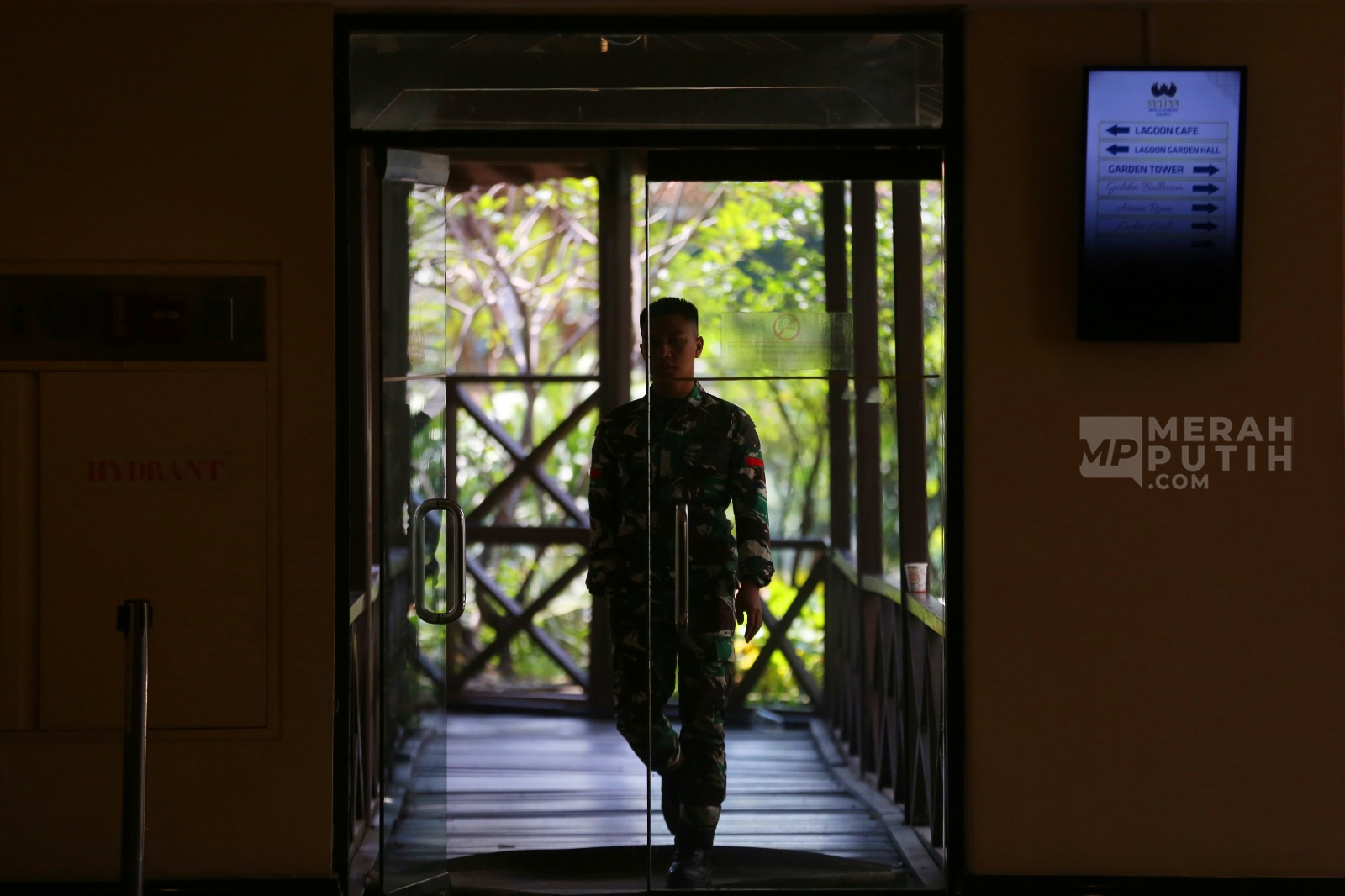 Pasca Eksekusi, Personel TNI-Polri Siaga di Kawasan Eks Hotel Sultan Senayan Jakarta