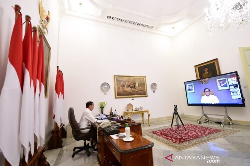 Jokowi Siap Sebar 2 Obat yang Diklaim Sembuhkan COVID-19 ke Rumah-Rumah