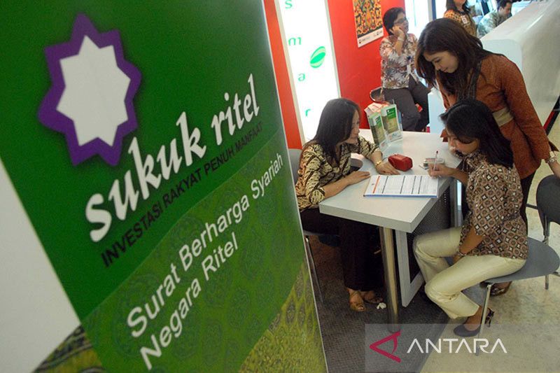 Penjualan Sukuk. (Foto: Antara)