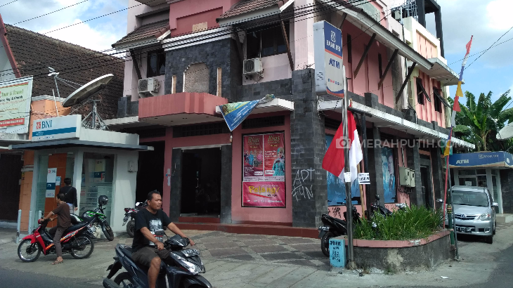 Kantor First Travel Jogja Nebeng Studio Foto