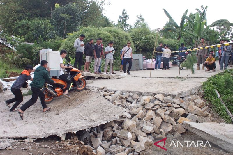 Pemkab Bogor Gandeng Badan Geologi Tangani Pergeseran Tanah