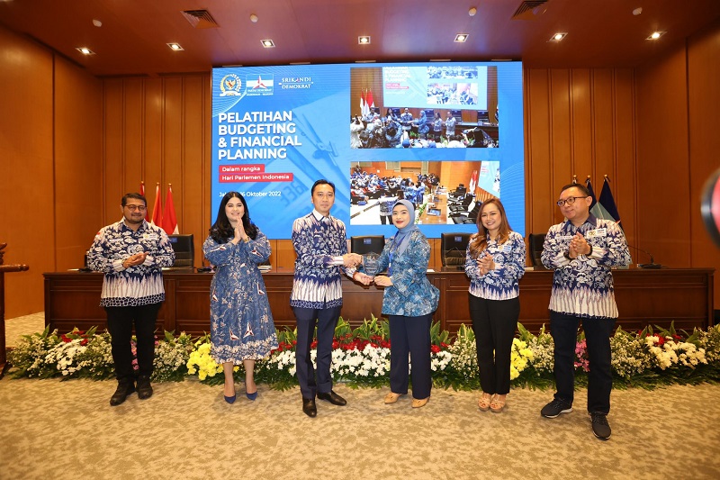 Harga Barang Naik, Emak-emak Demokrat Diberikan Pelatihan Kelola Keuangan