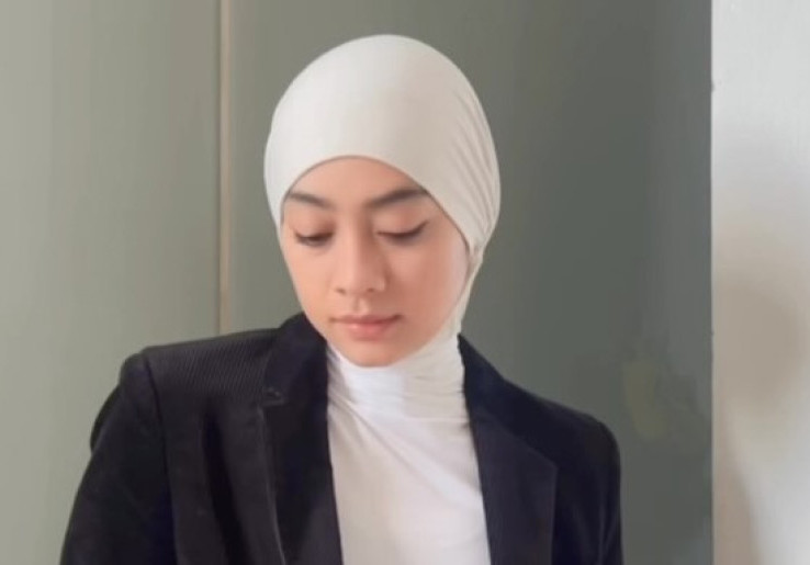 Ayudia Bing Slamet Bagikan Tips Styling Manset Terbaru UNIQLO