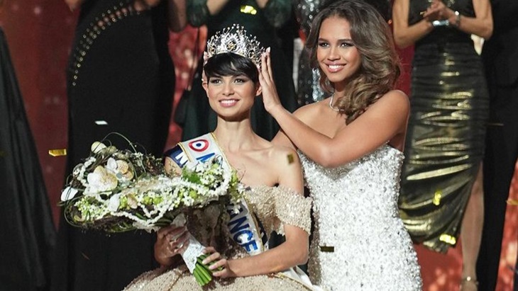 Kontroversi Rambut Bondol Miss France 2024 Eve Gilles