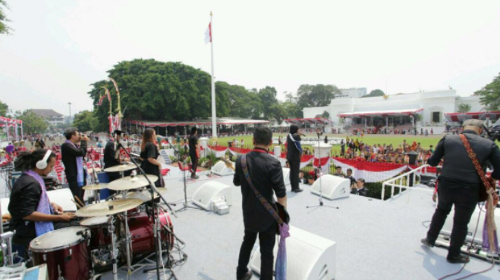 Meski Bahu Cedera, Ari Lasso Tetap Semangat Tampil di Depan Jokowi 
