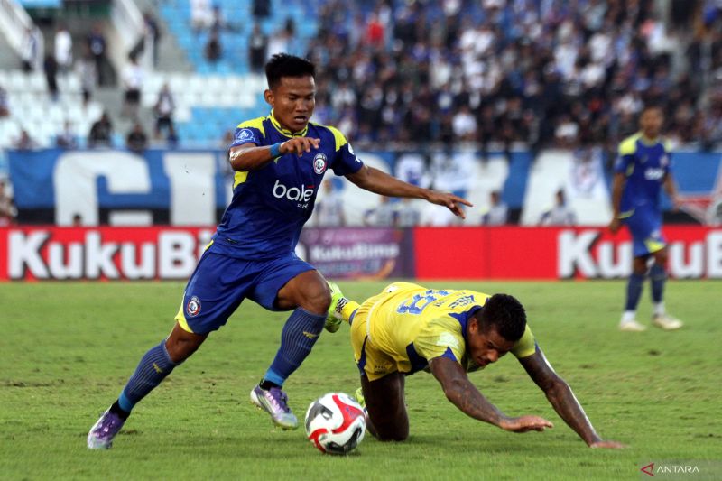 Sempat Unggul dengan Jumlah Pemain Lebih Banyak, Pelatih Arema FC Sesalkan Kekalahan dari Persib