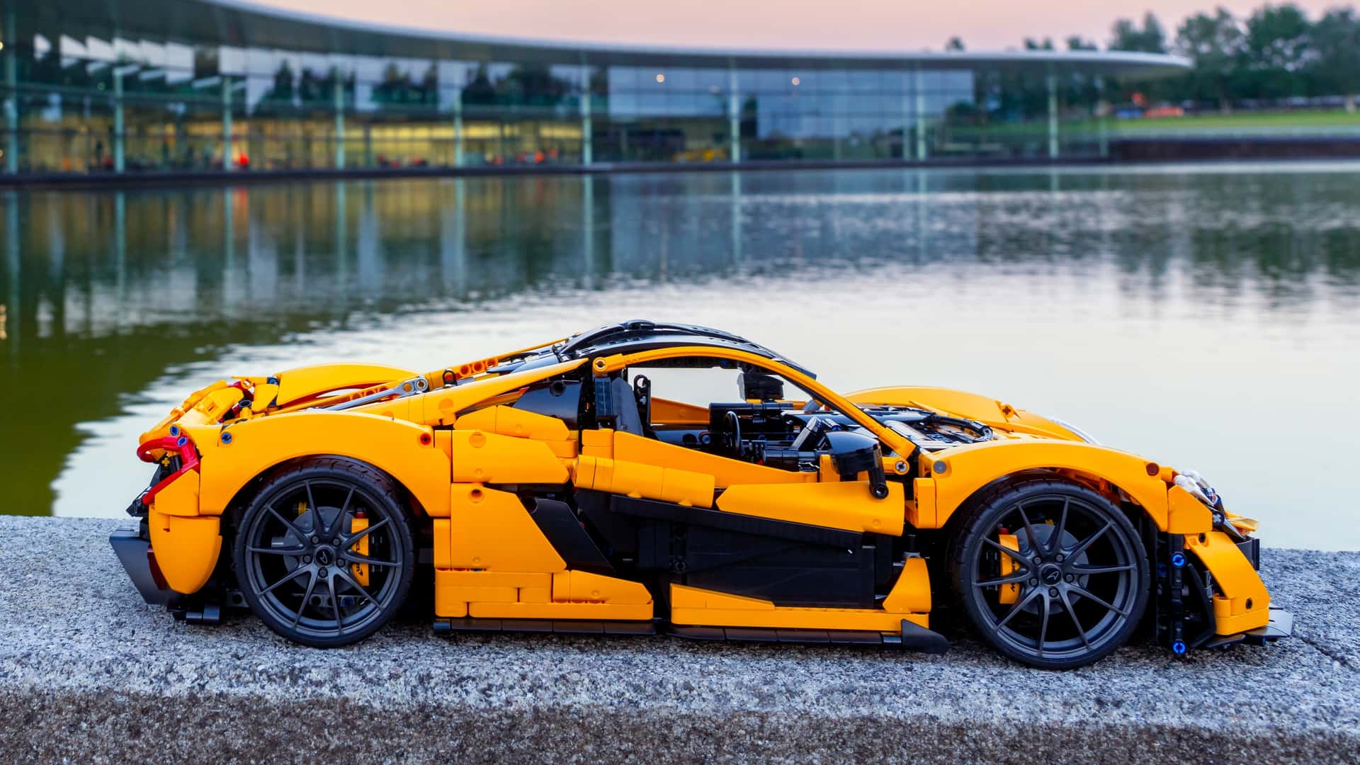 Lego Technic Luncurkan Replika McLaren P1