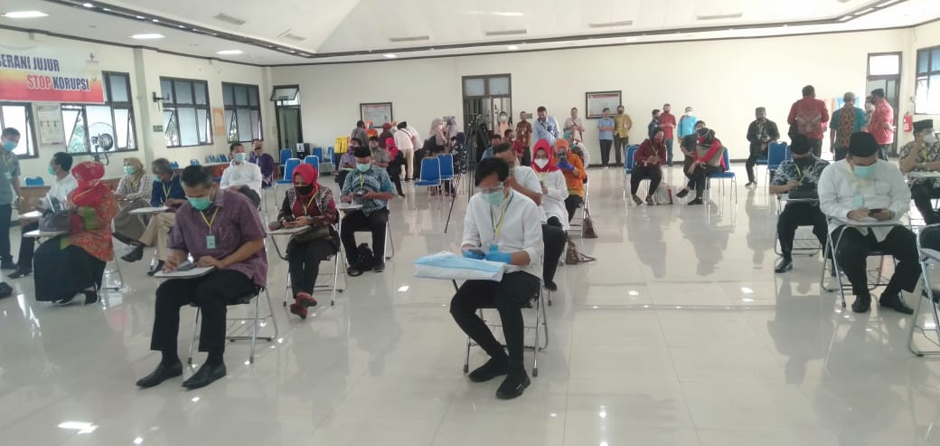 Bakal cawali dan cawawali jalani psikotes di RSUD dr Moewardi Solo, Jawa Tengah, Selasa (8/9). (MP/Ismail)