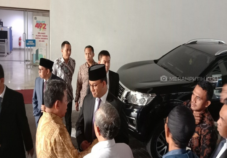  Hadiri Rapat Paripurna DPRD DKI, Anies Dihadang Sopir Angkot