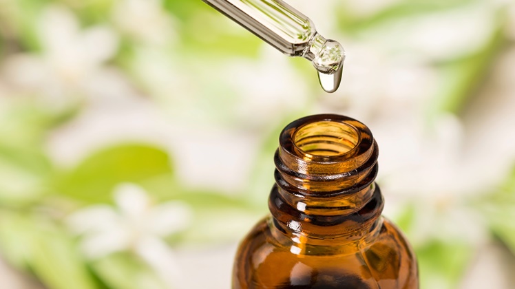Mengenal CBD Oil dan Khasiat di Balik Ekstrak Tanaman