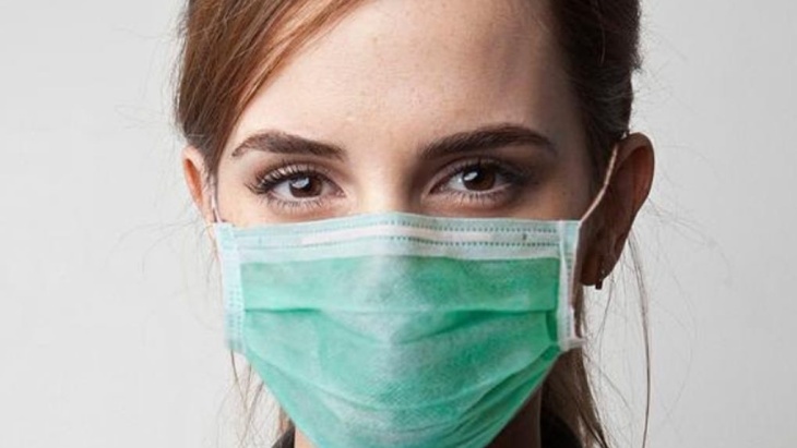 Masker menjadi item yang wajib tiap pergi keluar. (Foto: Business Insider) 