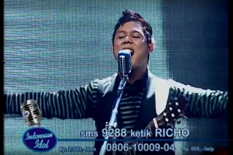 Dede saat di atas panggung Indonesian Idol (Youtube/Iindonesian Idol)