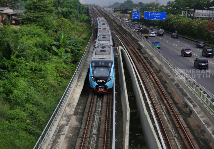 LRT Jabodebek Operasikan 430 Perjalanan per Hari Demi Layani Mobilitas Jam Sibuk