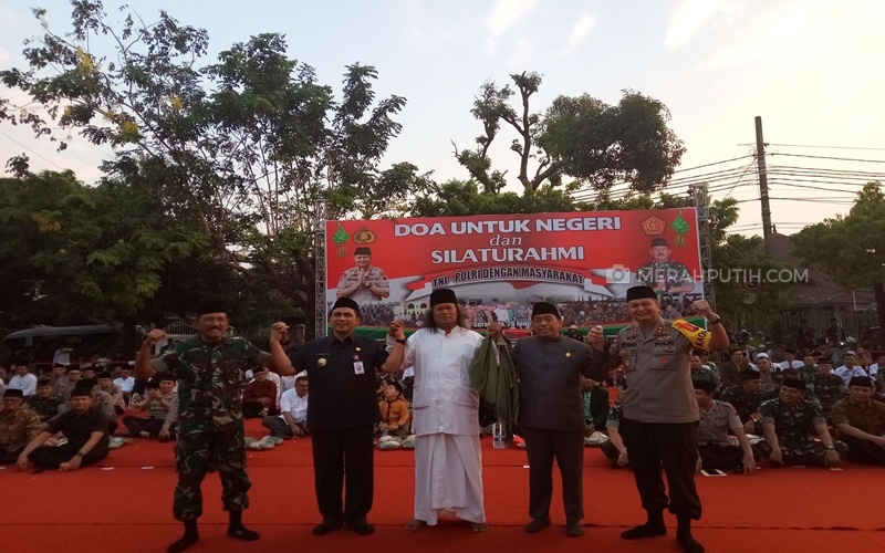 Jelang Putusan MK, Kapolda Jateng dan Pangdam Diponegoro Gelar Silaturahmi Akbar Dengan Warga Solo