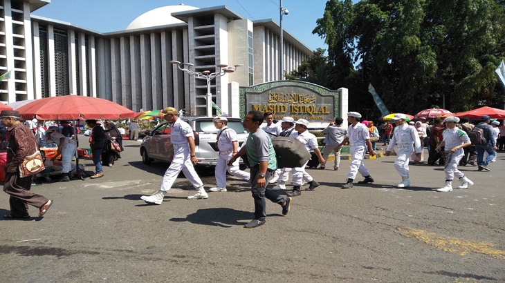 Geruduk Bareskrim dan Kantor Kemendagri, Massa Aksi 67 Mulai Padati Masjid Istiqlal 