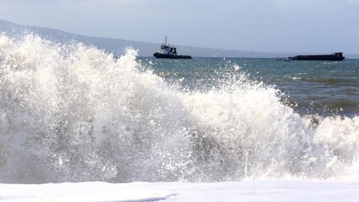 Sebagian Besar Perairan Indonesia Berpotensi Hadapi Gelombang 6 Meter