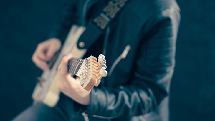 Rekomendasi Gitar Listrik di Bawah Rp 3 Juta untuk Pemula