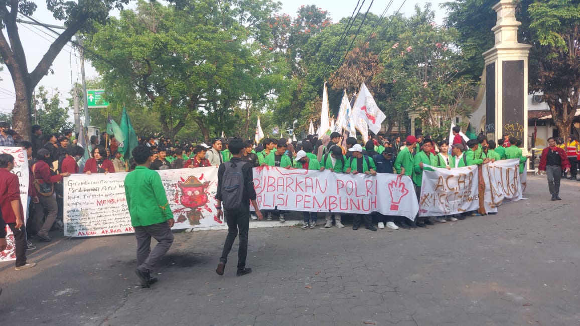 Mahasiswa Solo Desak Presiden Prabowo Rasakan Keresahan Warga, Jangan Bikin Kebijakan Merugikan