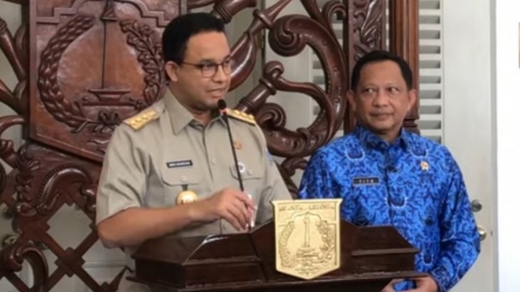 Anies Baswedan bersama Mendagri Tito Karnavian di Balaikota