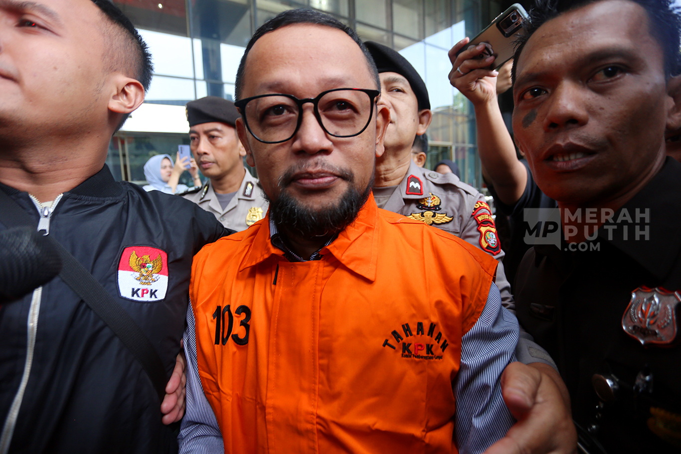 Pakai Rompi Oranye, KPK Resmi Tahan Ishfah Abidal Aziz alias Gus Alex, Eks Stafsus Menag Yaqut